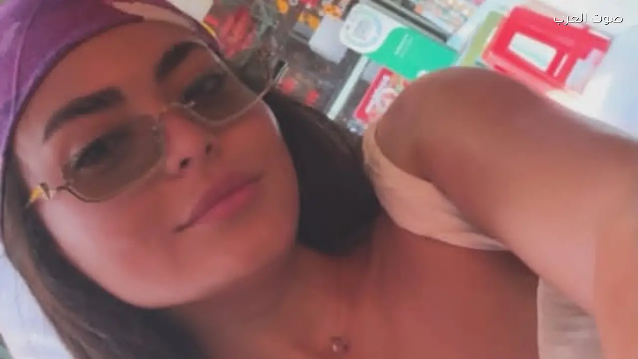 أسماء جلال تتألق في أحدث إطلالة لها