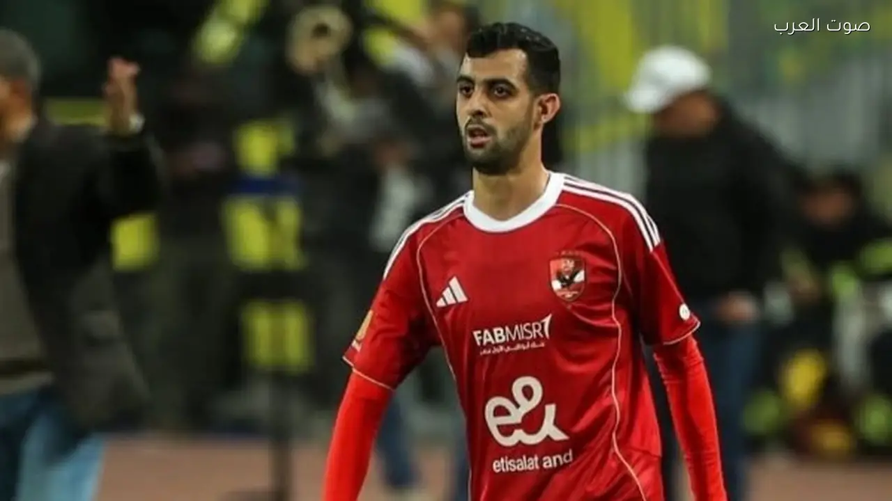 أشرف بن شرقي يساند يوسف بلعمري بعد debutه مع الأهلي