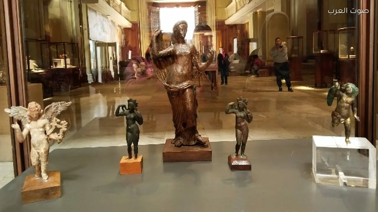 أفروديت تحتفل بعيد الحب في المتحف المصري بالتحرير
