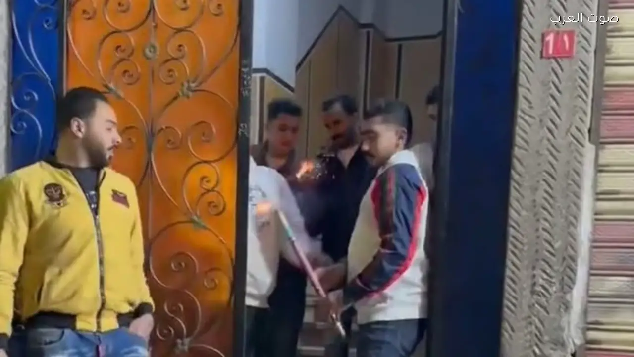 ألعاب نارية تهدد سلامة المواطنين في المحلة والأمن يتدخل