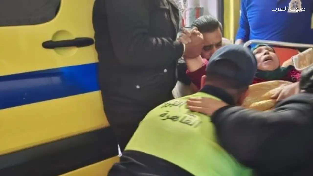 أمن القاهرة ينقل سيدة إلى المستشفى بعد حادث طارئ