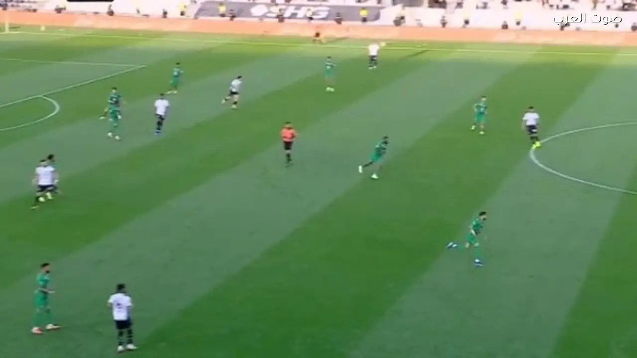 أهلي جدة يسجل أربعة أهداف في الشوط الأول ضد الشباب