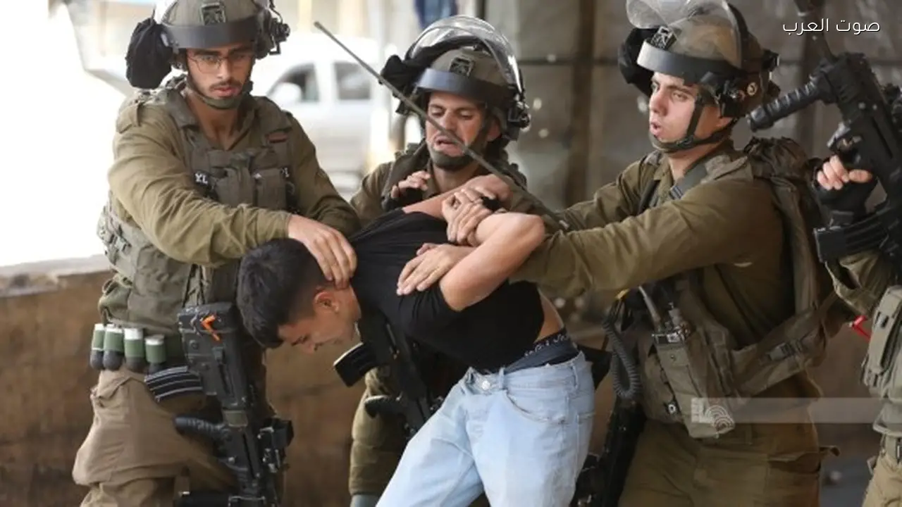 إسرائيل تتهم مواطنًا بالتجسس لصالح إيران وجمع معلومات عن وزير الدفاع السابق