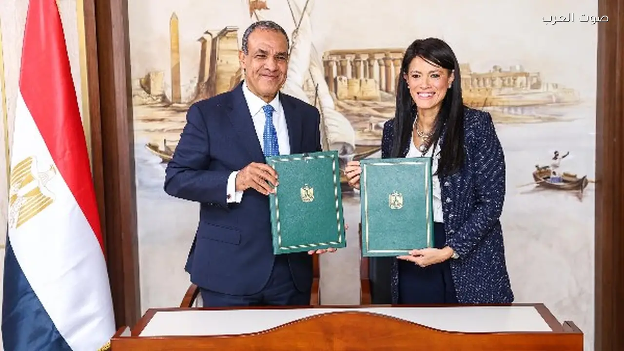 إطلاق مراكز تكنولوجية متنقلة لتصديق الوثائق للمواطنين