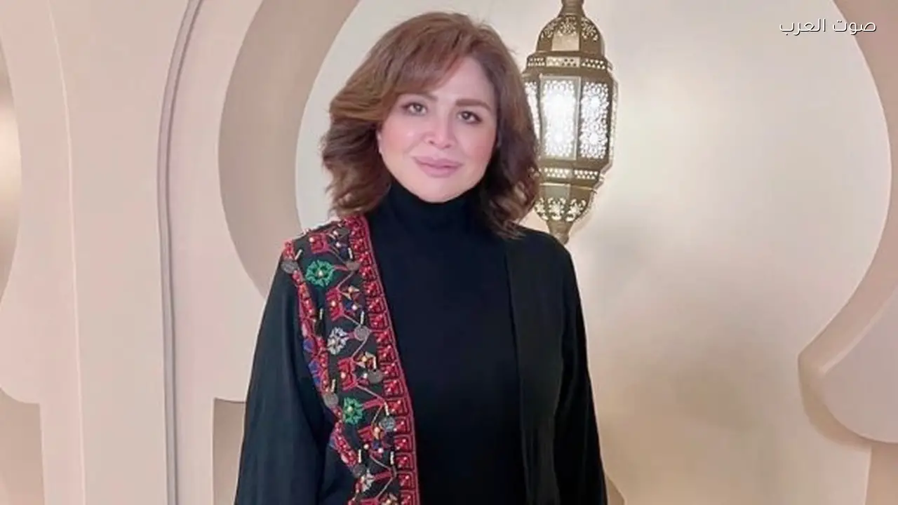 إلهام شاهين تتألق بإطلالة رمضانية مميزة