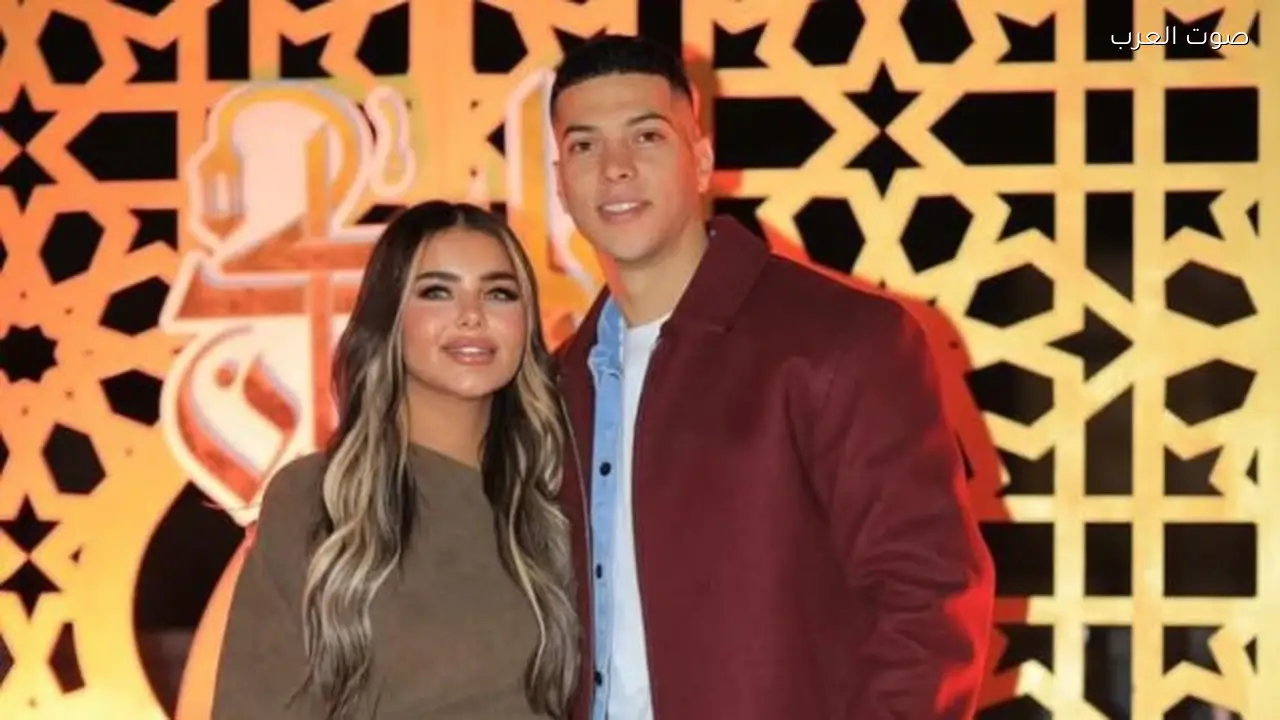 إمام عاشور يظهر مع زوجته في أحدث إطلالة