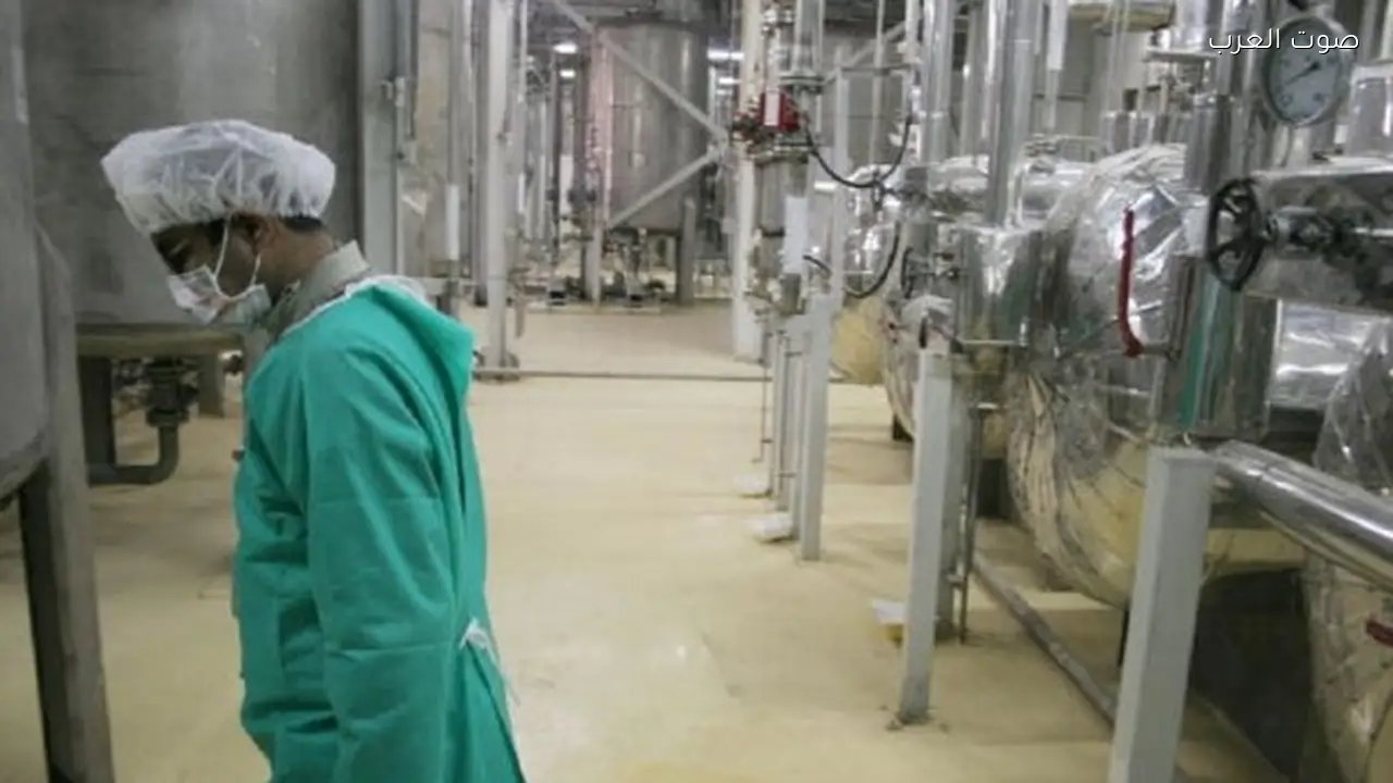 إيران تبدأ مفاوضات تخصيب اليورانيوم 60% وتحذر من التصعيد الأمريكي