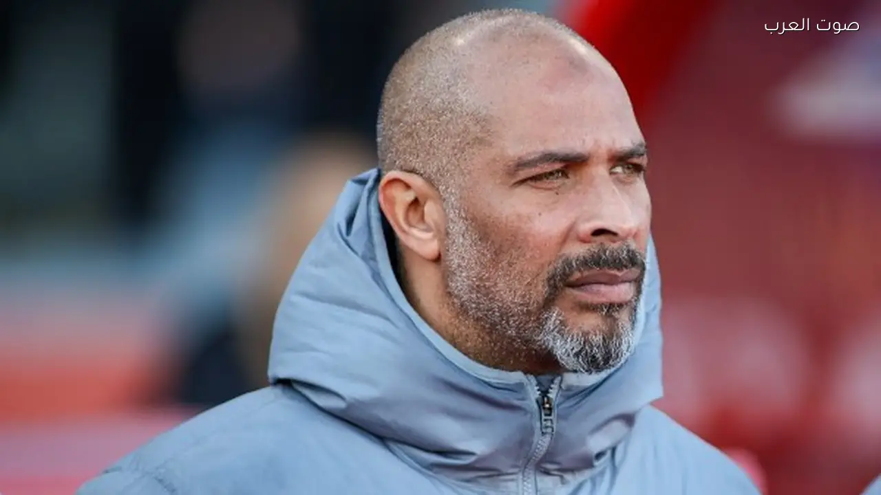 إيريك سيكو شيل يطالب برفع شروط تجديد عقده مع نيجيريا