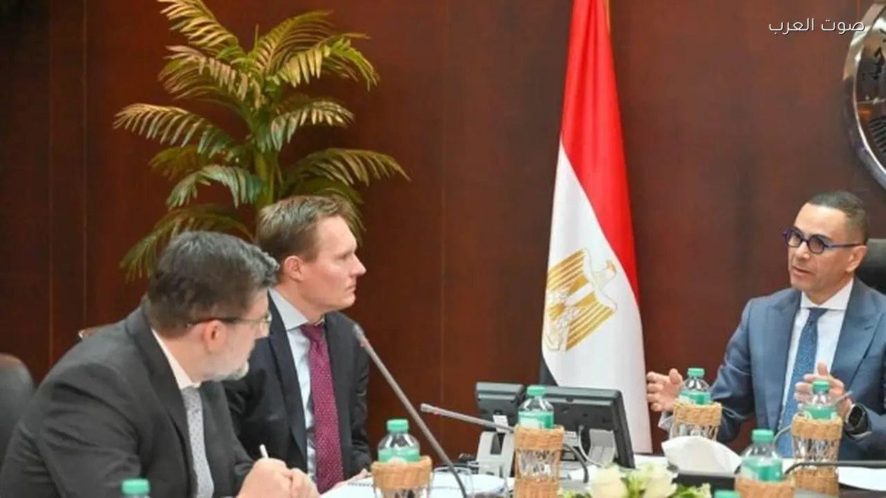 استثمار: نمو اقتصادي مستهدف بين 6 و7% وتقليص مدة التراخيص لأقل من 90 يوم