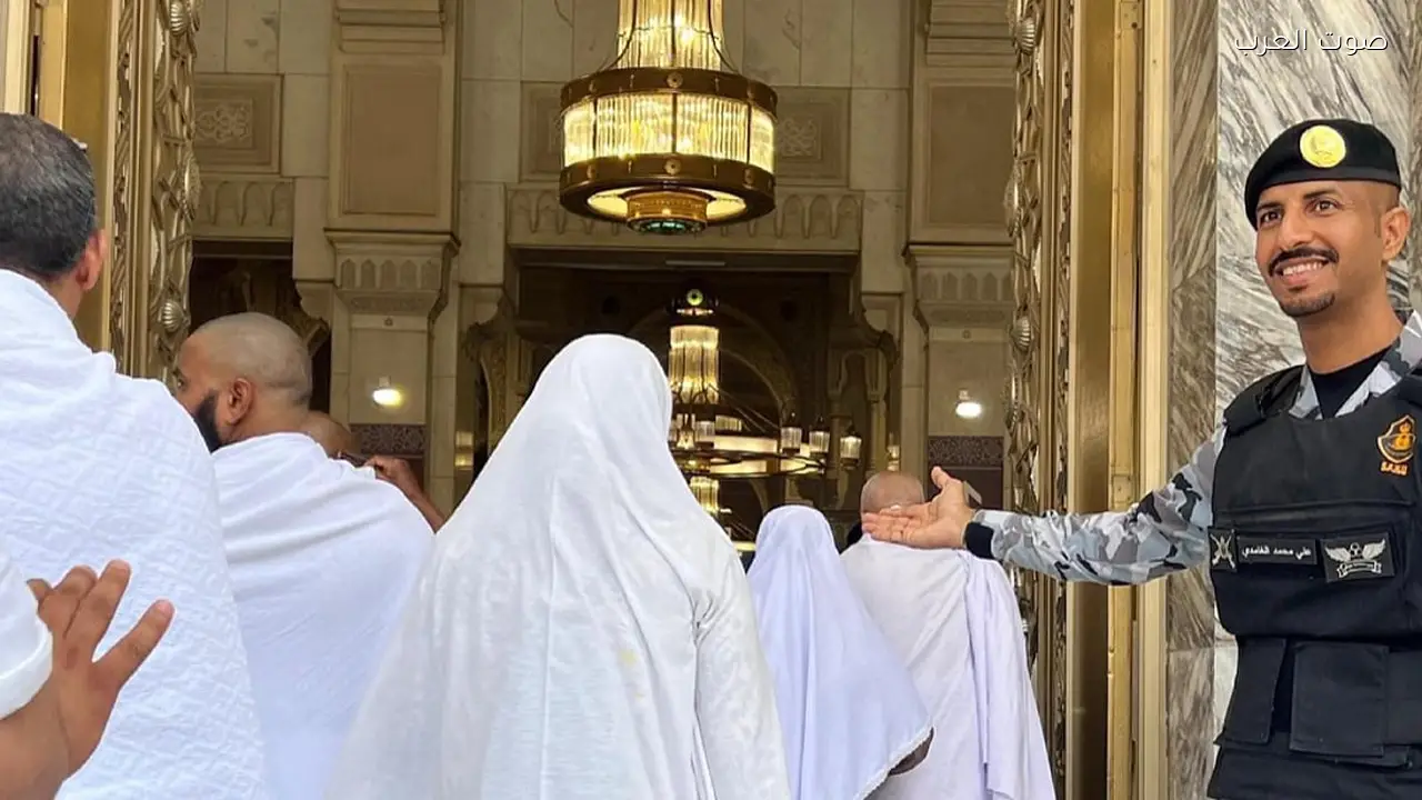 الأمن العام يحذر من الجلوس في ممرات الحرم لتسهيل حركة المصلين