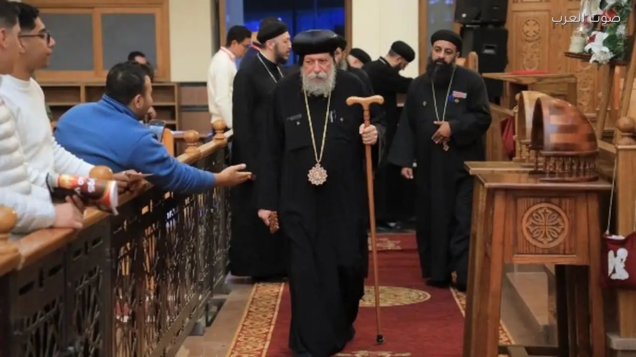 الأنبا إيلاريون يشارك في احتفالية “المولود ملك” بشباب السادات