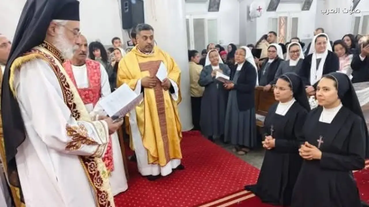 الأنبا باسيليوس يقود قداس النذور الدائمة لراهبتين فرنسيسكان