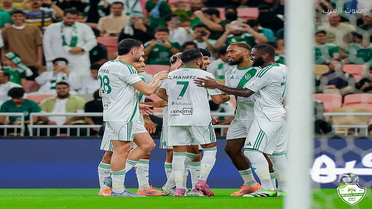 الأهلي يواجه الرياض الليلة في سباق صدارة دوري روشن