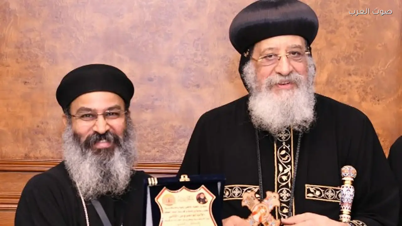 البابا تواضروس يقدم العزاء لإيبارشية الإسكندرية في وفاة كاهنها