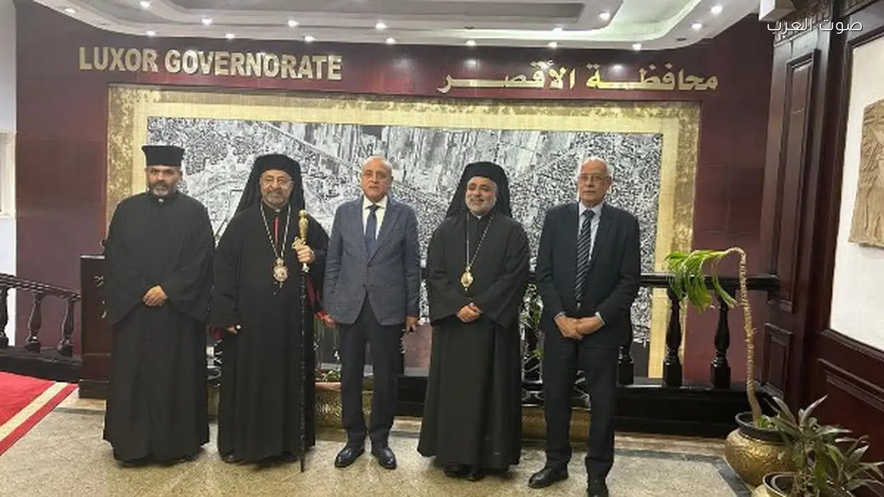 البطريرك الأنبا إبراهيم إسحق يزور محافظ الأقصر لتعزيز الوحدة الوطنية