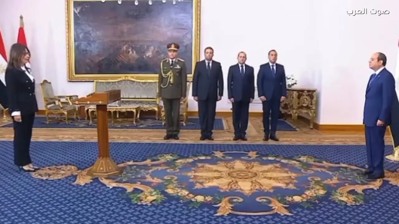 السفير حسام زكي يعبر عن فخره بتولي شقيقته وزارة الثقافة