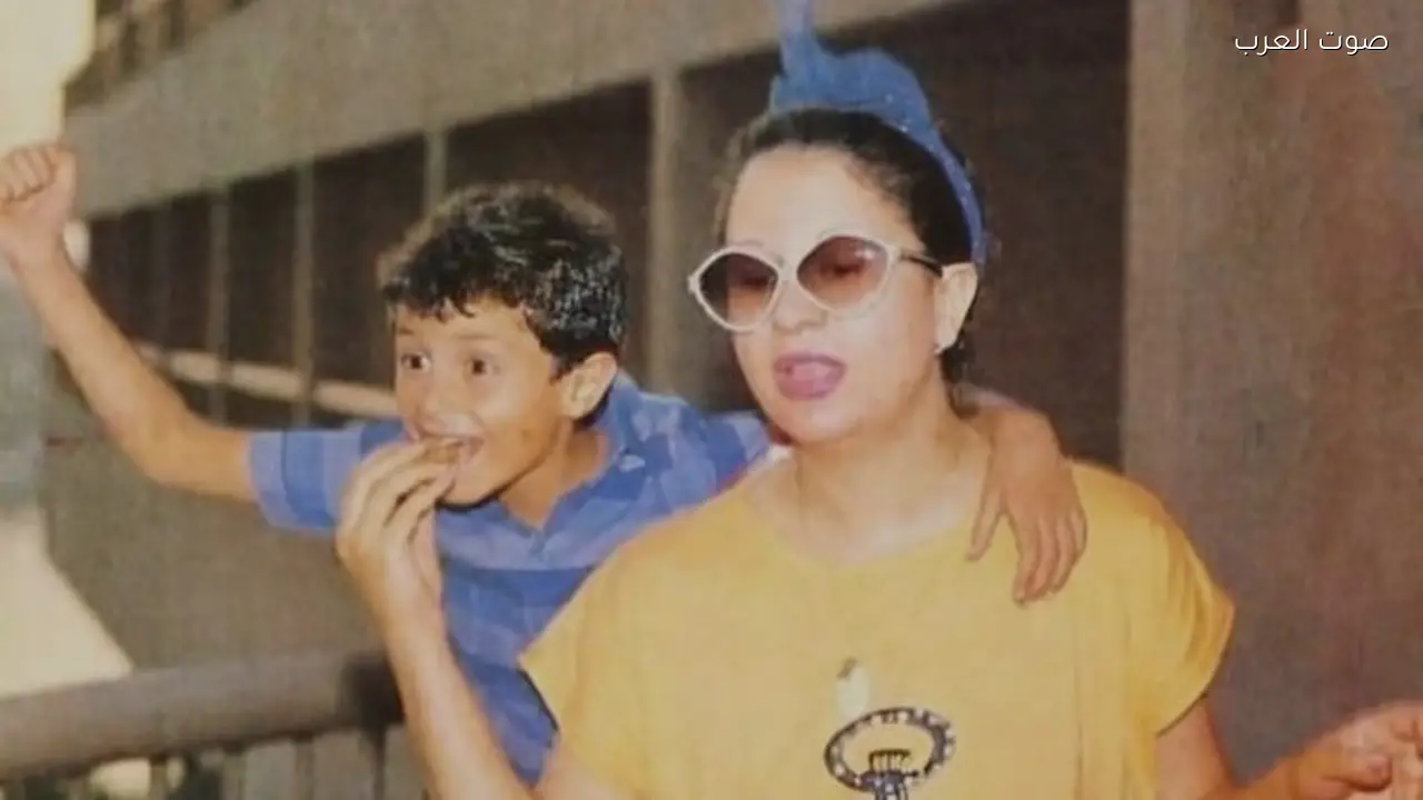 الفيشاوي يعبّر عن حبه لوالدته الراحلة بكلمات مؤثرة