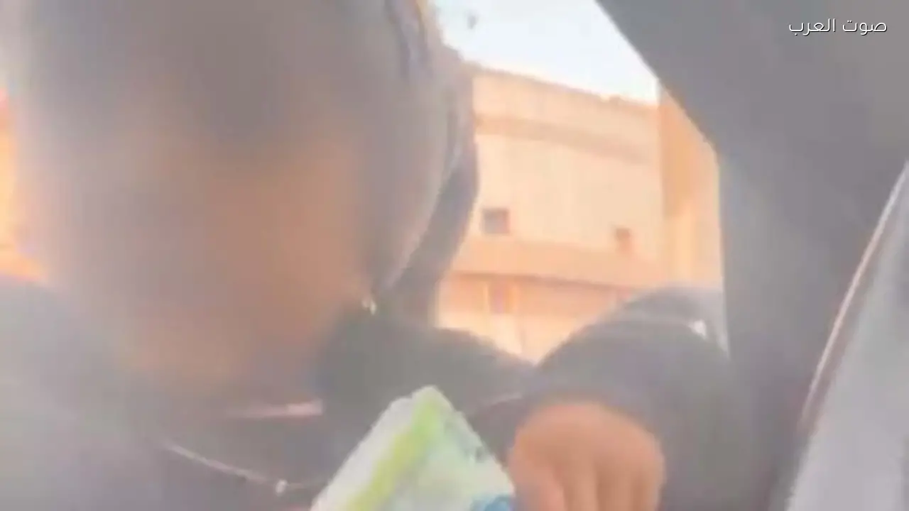 القبض على والدي الطفل بعد تداول فيديو يشير لتناولهم المخدرات