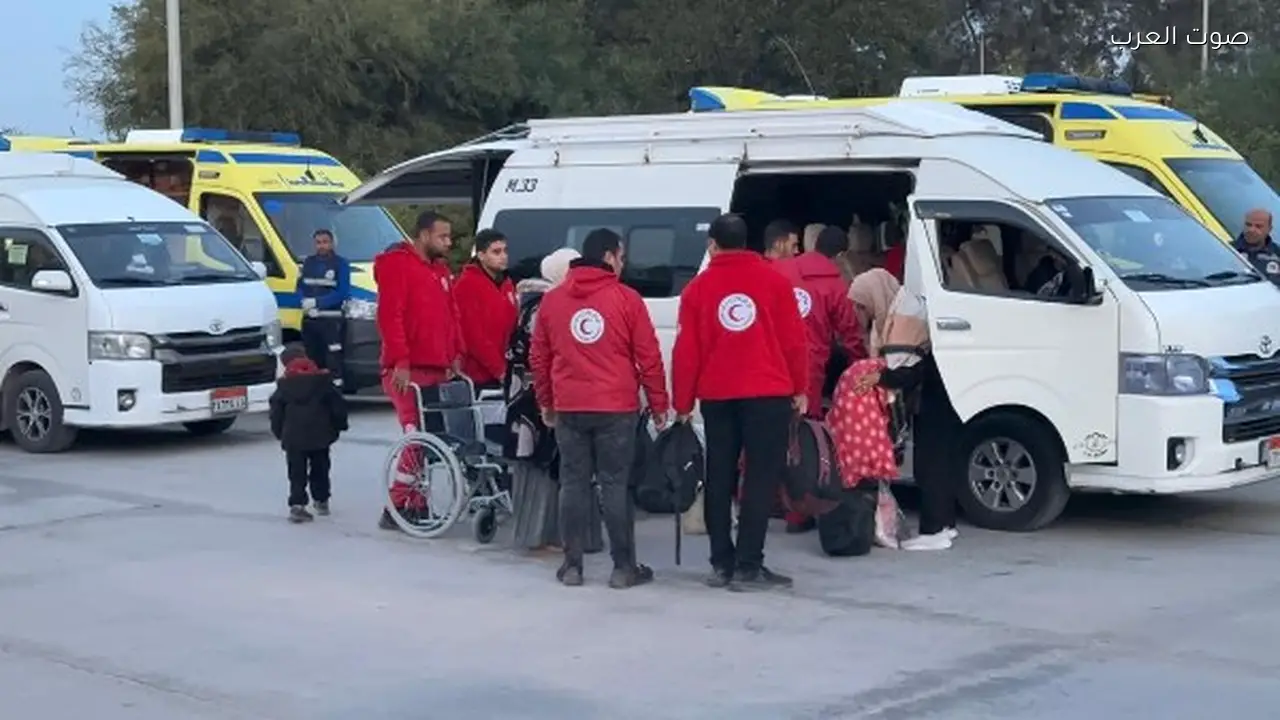 الهلال الأحمر يستقبل الدفعة الثامنة من مرضى غزة