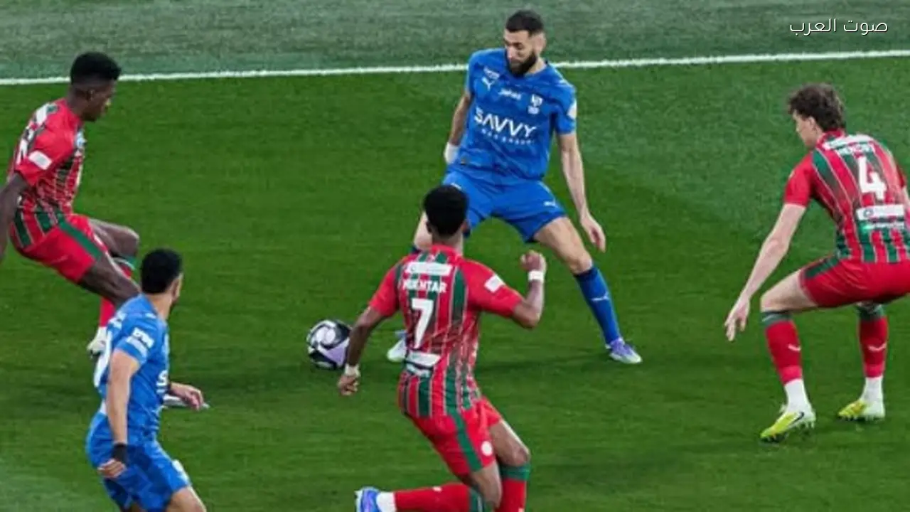 الهلال يتقدم على الاتفاق بهدفين في الشوط الأول بالدوري السعودي