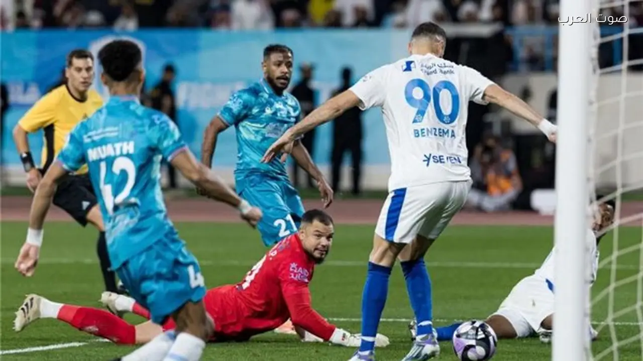 الهلال يفوز بسداسية نظيفة على الأخدود وبنزيما يسجل هاتريك