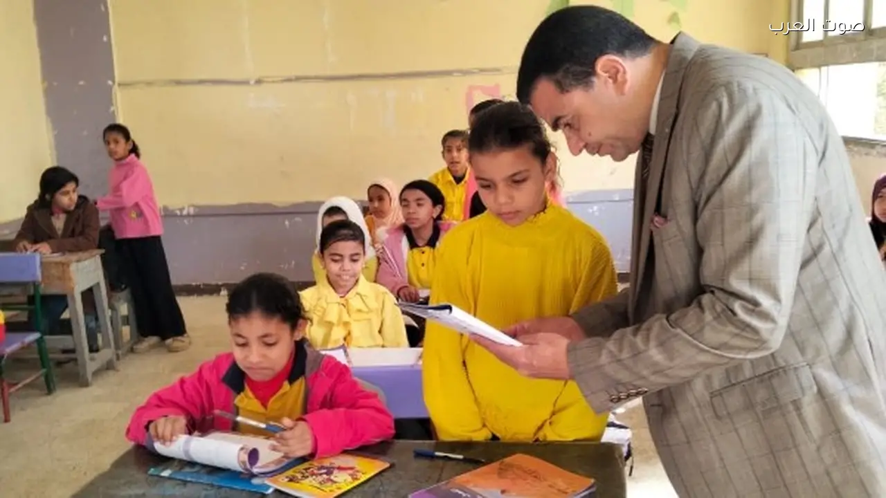 انتظام الدراسة في المدارس مع تفعيل التقييمات الأسبوعية