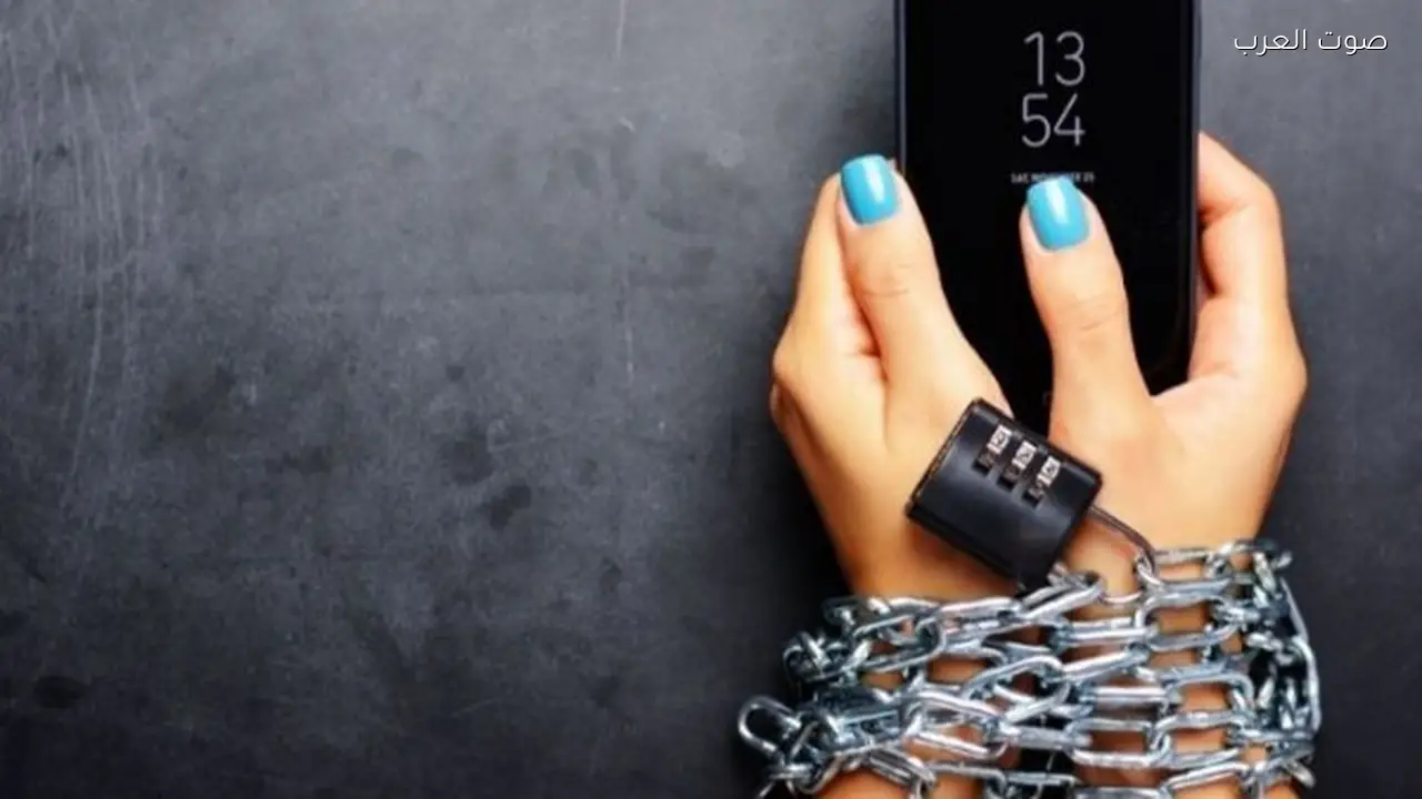 برنامج علاجي لإدمان الإنترنت متاح لجميع الفئات العمرية