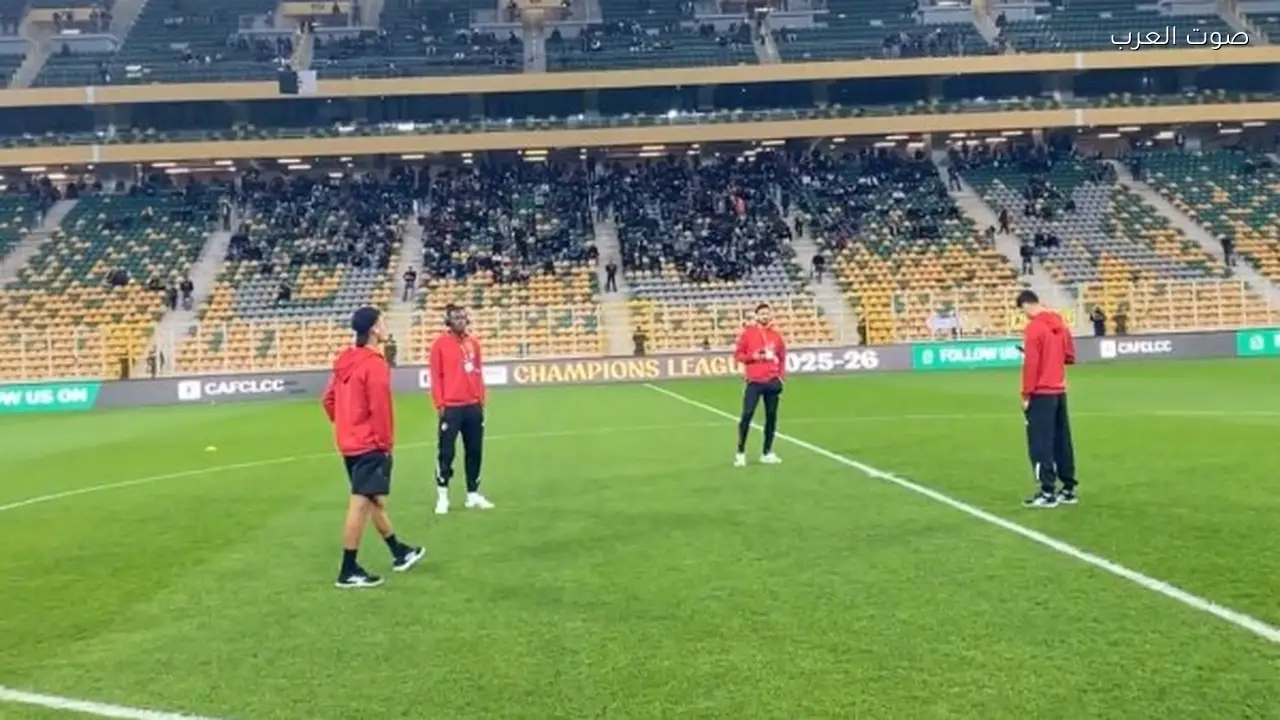 بعثة الأهلي تصل ملعب مواجهة شبيبة القبائل بدوري الأبطال