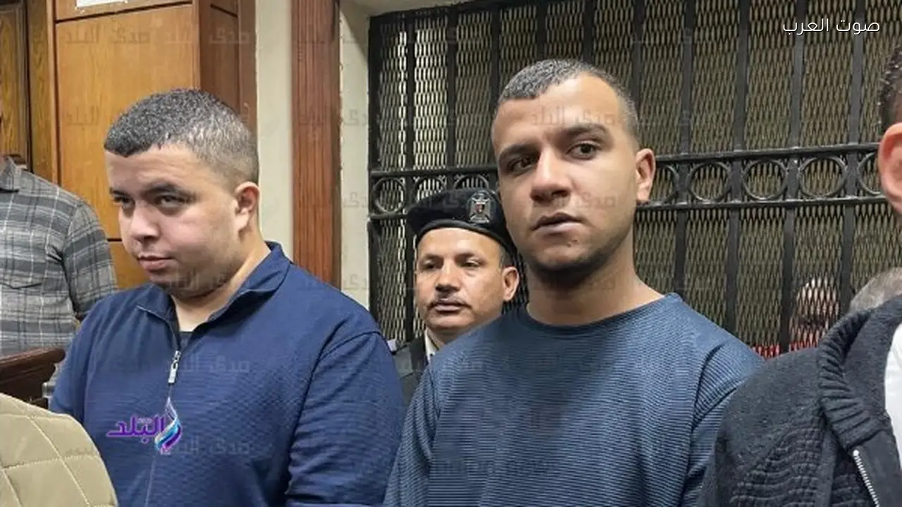 تأجيل محاكمة عصام صاصا و15 متهماً بسبب مشاجرة في ملهى ليلي