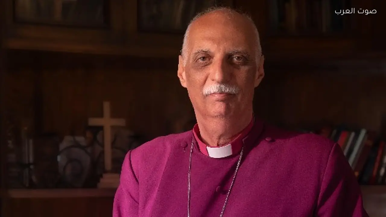 تهنئة رئيس أساقفة الكنيسة الأسقفية للمحافظين الجدد بعد اليمين الدستورية