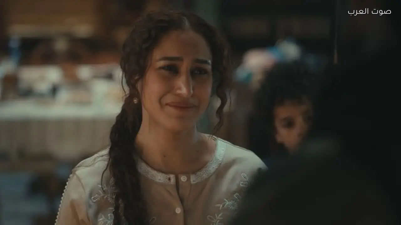 جهاد حسام الدين تبكي فرحًا عند استقبال شقيقها عمرو سعد بعد الإفراج عنه