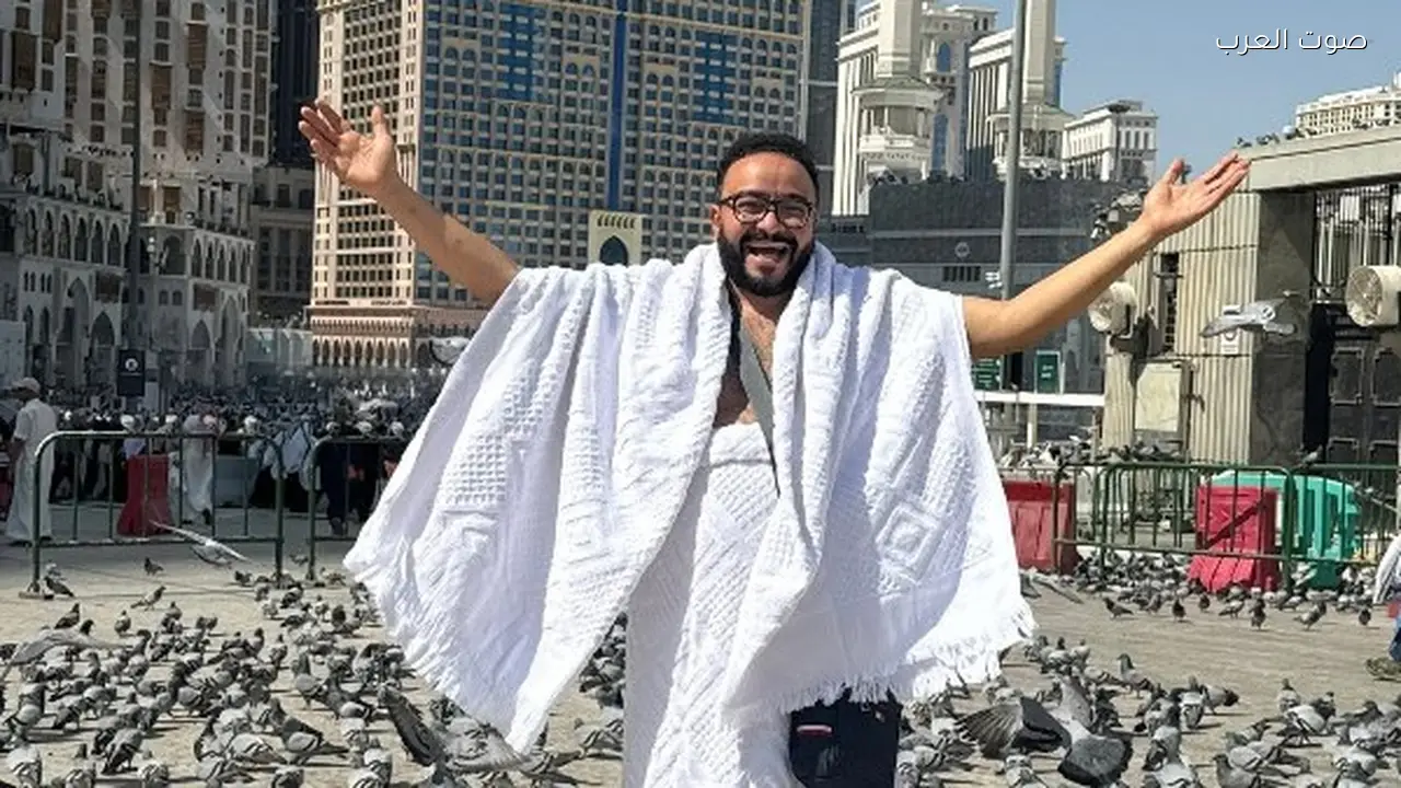حسام داغر يؤدي العمرة تكريمًا لوالديه