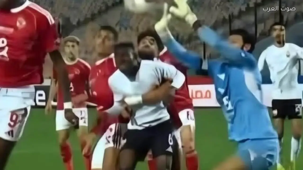 خالد الغندور ينتقد لقطة من مباراة الأهلي والجونة