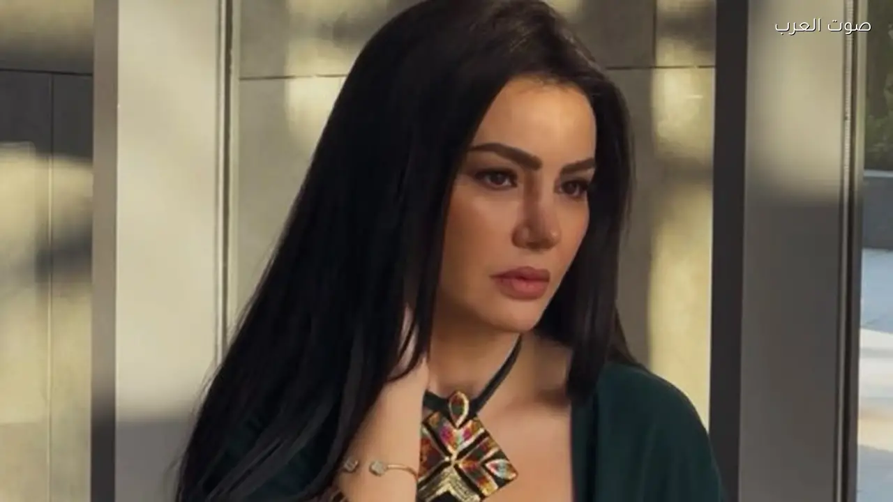 دينا فؤاد تتألق بجمالها في القفطان