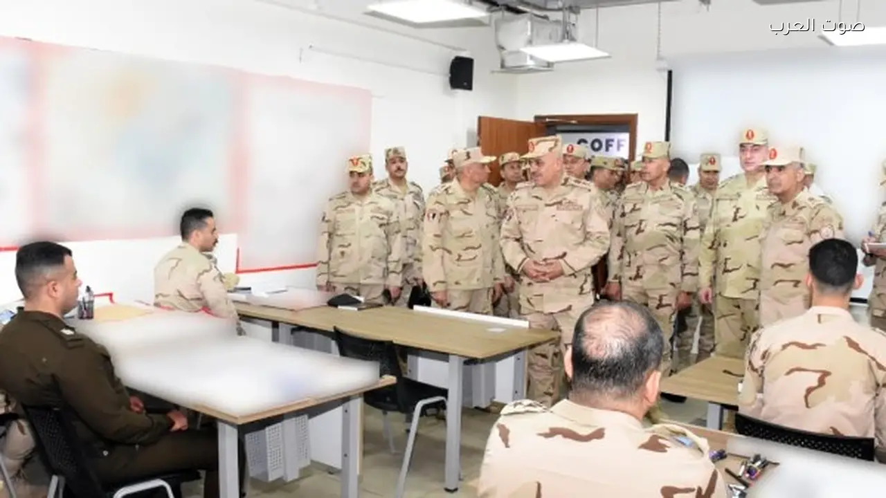 رئيس الأركان يزور الأكاديمية العسكرية للدراسات العليا