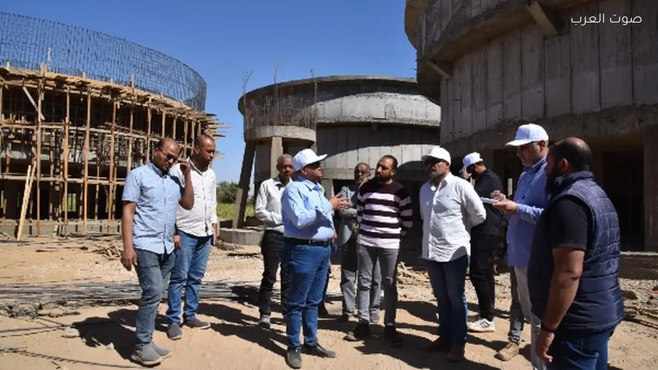 رئيس القابضة للمياه: الإسراع في تنفيذ مشروعات حياة كريمة بأسوان