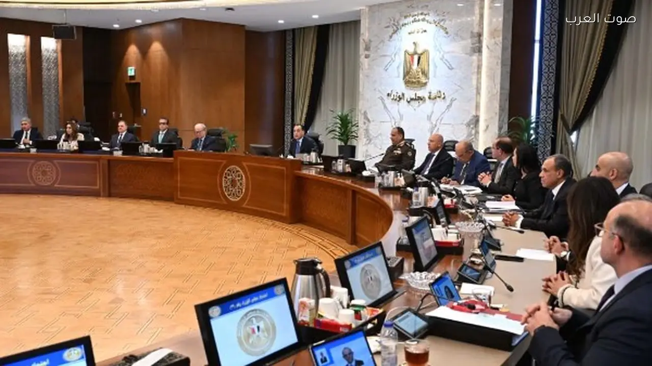 رئيس الوزراء يؤكد أهمية التواصل الفعال مع البرلمان والاستجابة السريعة لطلبات النواب