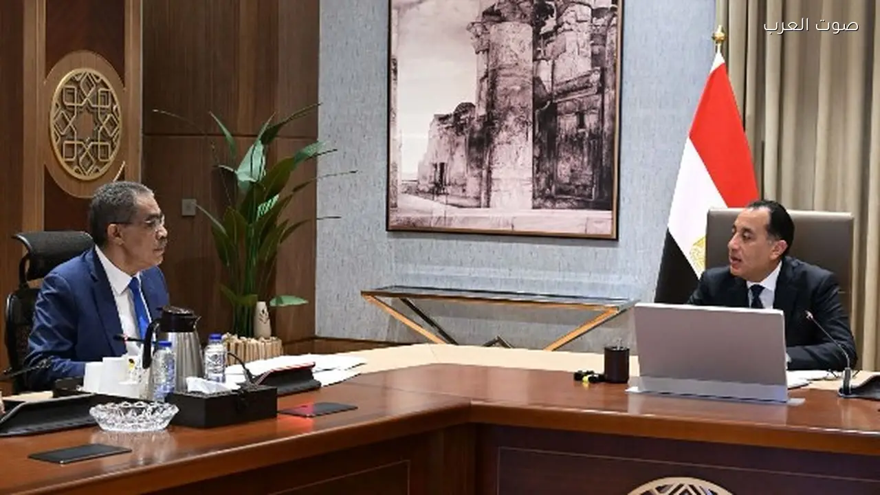 رئيس الوزراء يبحث تطوير الإعلام المصري مع ضياء رشوان