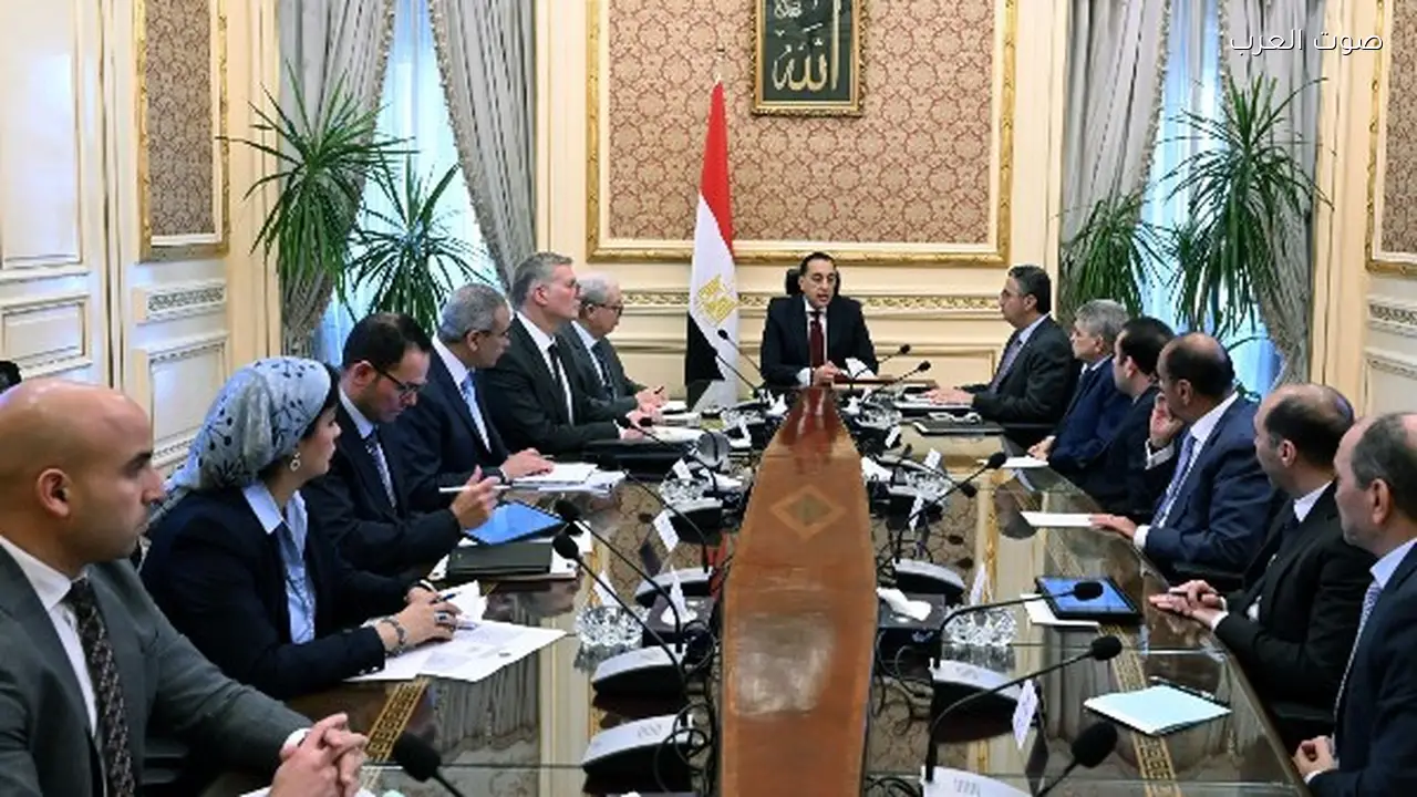 رئيس الوزراء يوجه بتشديد الرقابة على السلع الاستراتيجية وعدم زيادة الأسعار