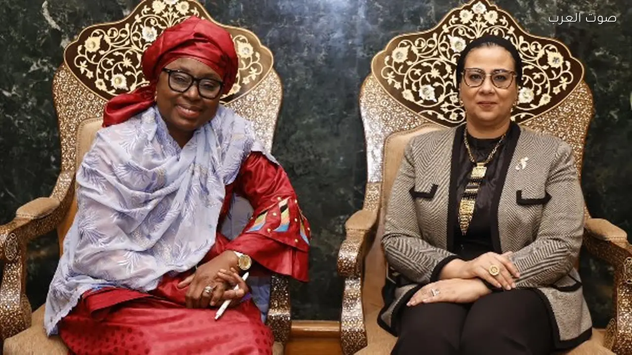 رئيسة قومي المرأة تبحث تعزيز التعاون مع وزيرة شئون المرأة في جامبيا