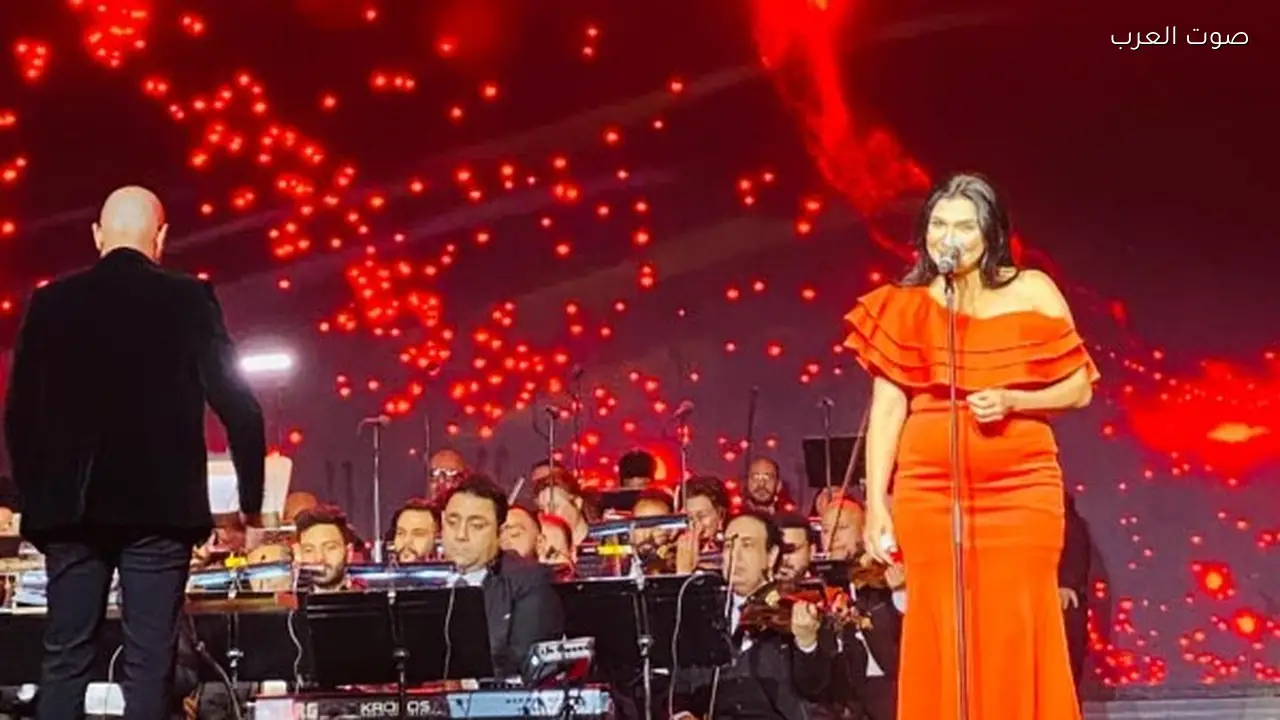 رحاب مطاوع تحيي أمسية عيد الحب بالأوبرا بعباءة وردة