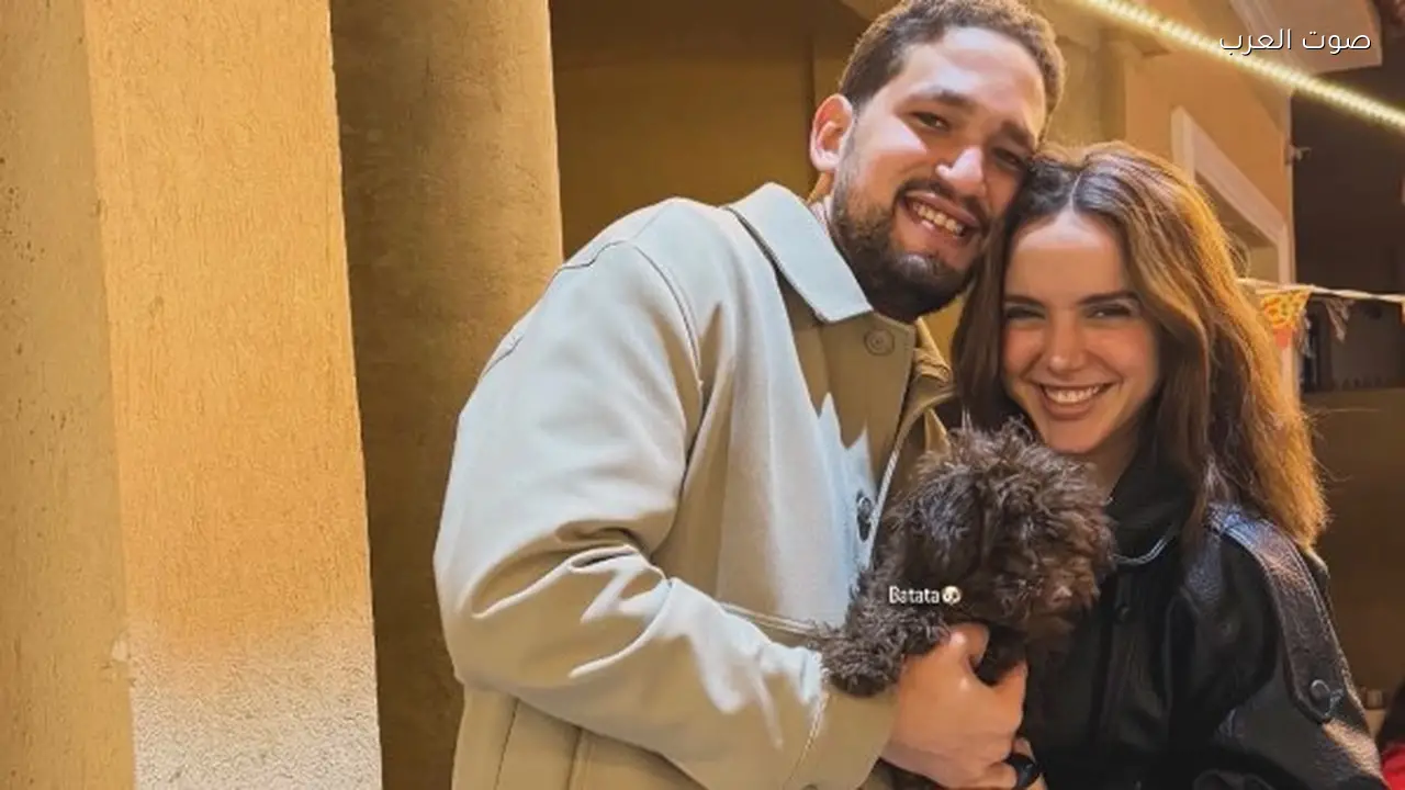 رنا رئيس تبرز بإطلالة مميزة مع زوجها