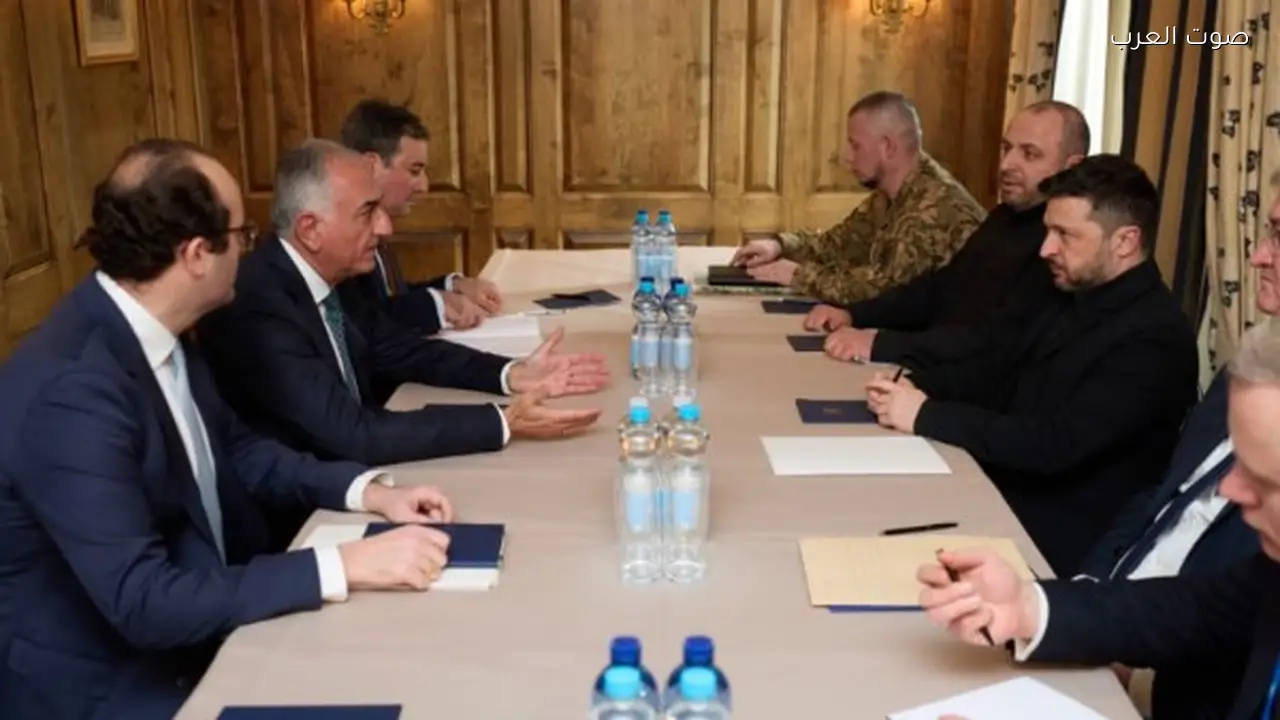 زيلينسكي يطالب بتشديد العقوبات على إيران خلال لقاء مع رضا بهلوي