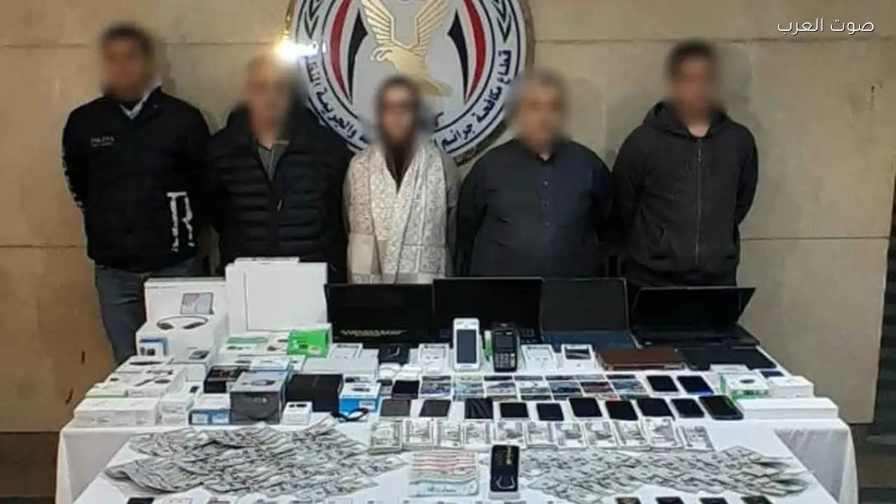 سقوط عصابة نصبت على شركات الاتصالات بحوزتها سبائك ذهب وعملات أجنبية