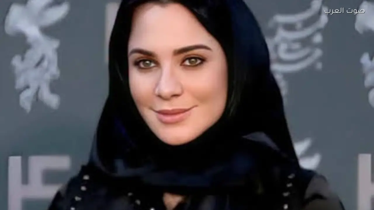 سلاف فواخرجي توضح: لم يُفرض علي ارتداء الحجاب في إيران