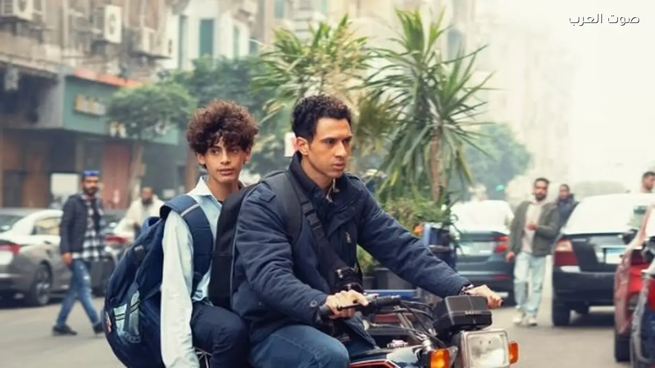 شجار عنيف بين عصام عمر وعمر شريف في الحلقة الثالثة من عين سحرية