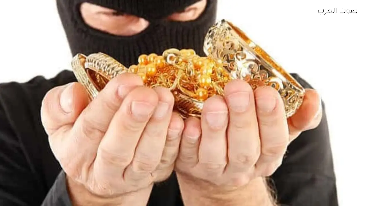 ضبط كنز من الذهب والسلاح مع عصابة مخدرات في المقطم