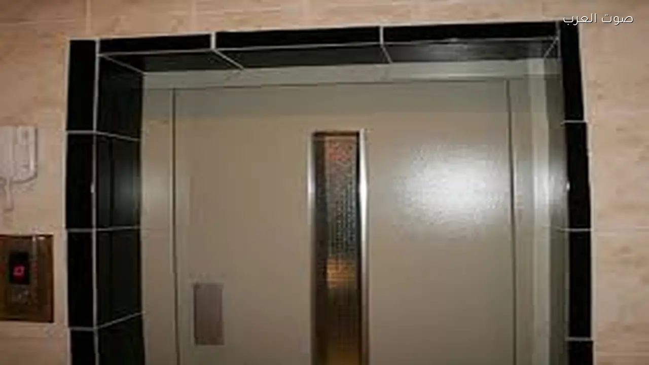 طفل يفقد حياته بعد انحصاره بين الحائط والأسانسير في الهرم