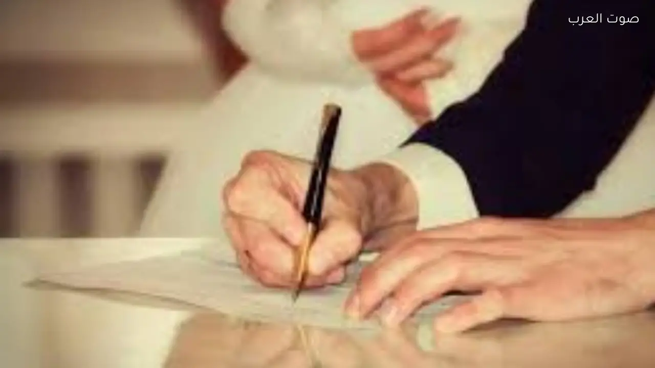 عامل يكبل زوجته ويلقي بها من الطابق العلوي في حادث مأساوي