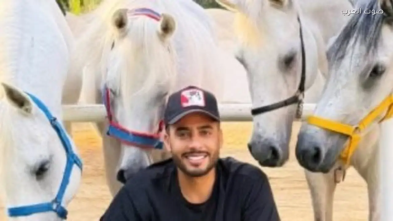 عصام السقا يكشف عن أزمة صحية لوالده ويطلب الدعاء من جمهوره